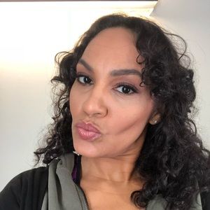 Meet your Posher, Destiny